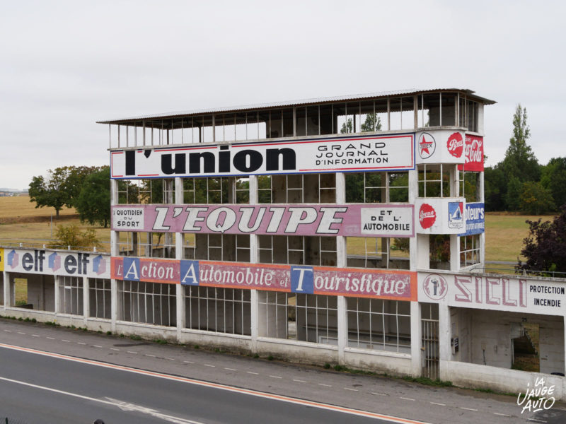 Tribunes et stands - Circuit Reims-Gueux - La Jauge Auto